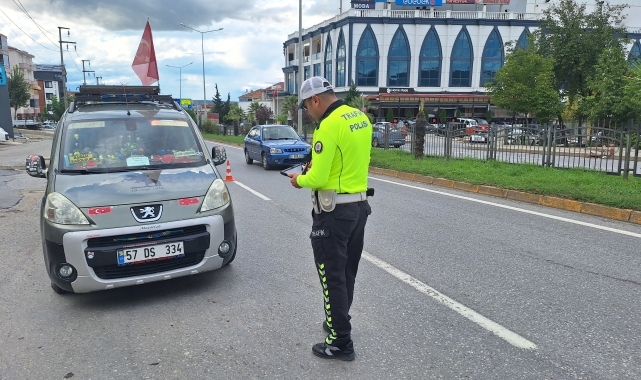 Bafra'da trafik ve göçmen kaçakçılığı denetimleri yapıldı