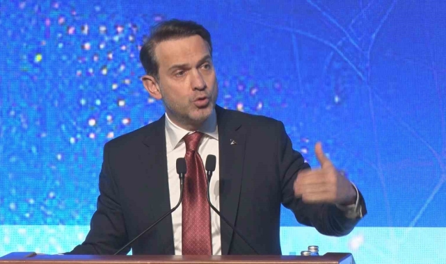 Bakan Bayraktar: "Yaklaşık 30 yıl içerisinde Türkiye'nin karbon nötr bir ekonomi olma hedefi var"