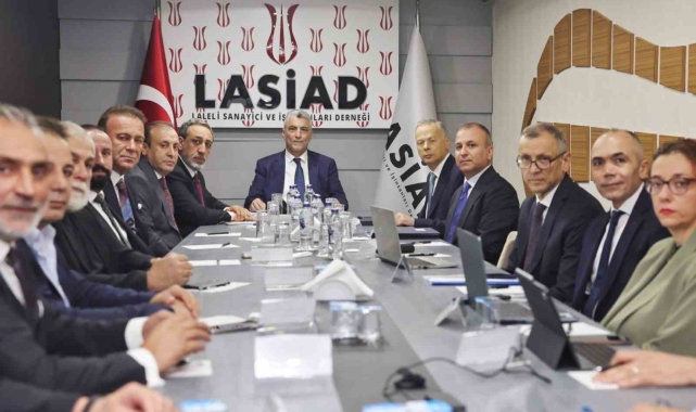 Bakan Ömer Bolat: ''Türkiye, tekstil ve konfeksiyonda çok daha yüksek basamaklara tırmanacak''