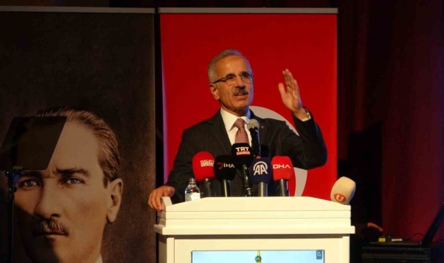Bakan Uraloğlu: "Türkiye'mizi geleceğe taşıyacak hizmetleri hayata geçirdik"