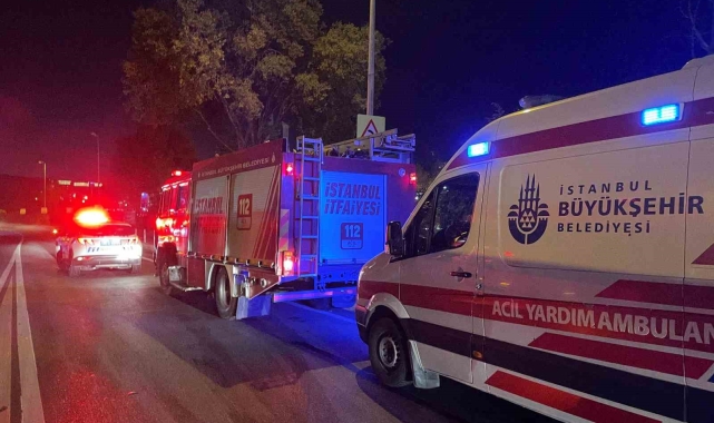 Bakırköy'de 3 aracın karıştığı zincirleme kazada 4 kişi yaralandı