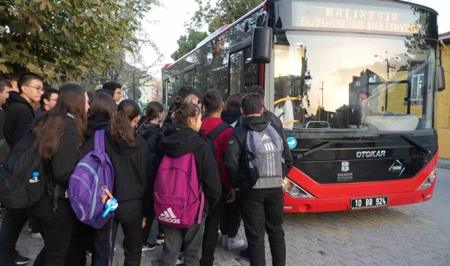 Balıkesir Büyükşehir'in ulaşım desteği aileleri sevindirdi