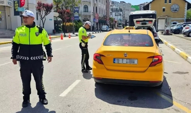 Bandırma'da yüksek ses ile araç kullananlara cezai işlem uygulandı