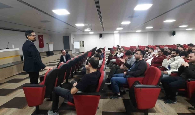 Başhekim Ergenç, yeni atanan acil uzmanları ve pratisyen hekimlerle bir araya geldi