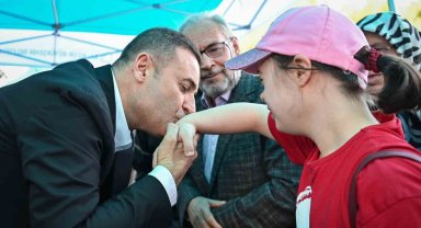 Başkan Ahmet Akın, Halk Günleri kapsamında İvrindililerle buluştu