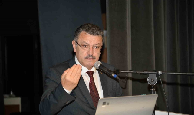 Başkan Ahmet Metin Genç: "Sel ve heyelanlara karşı tüm tedbirleri almakla yükümlüyüz"