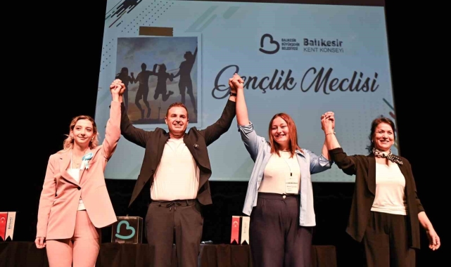 Başkan Akın: "Gençlerimizle omuz omuza çalışacağız"