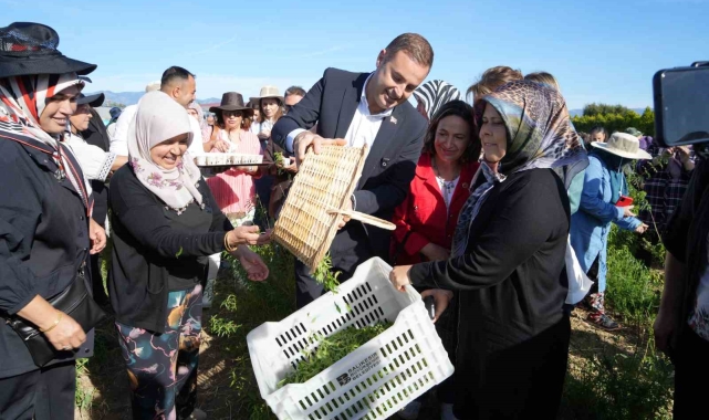 Başkan Akın, kadın çiftçilerin yanında