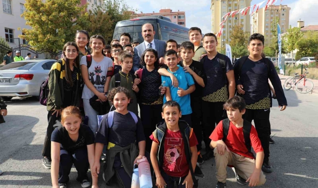 Başkan Altay gençleri doğum günü hediyeleriyle sevindirecek