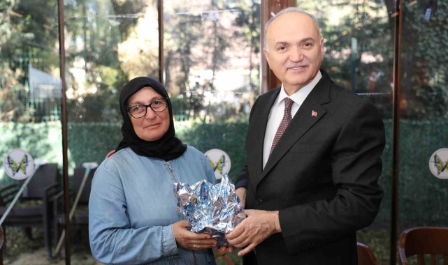 Başkan Düzce'yi güzelleştiren kadınlarla bir araya geldi