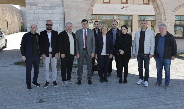 Başkan Kahveci, "Çiniciler Çarşısı'na hak ettiği değeri vereceğiz"