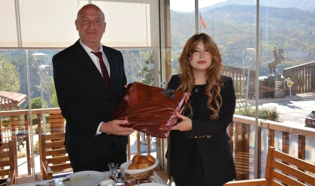 Başkan Kumral ve muhtarlar Kaymakam İlter'e veda etti