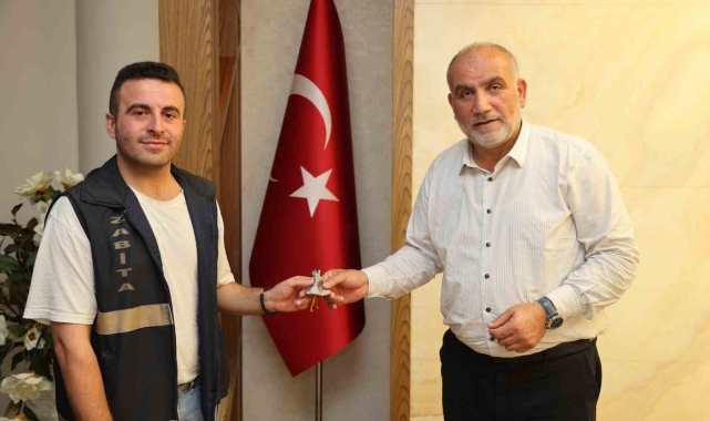 Başkan Sandıkçı'dan kahraman zabıtalara ödül