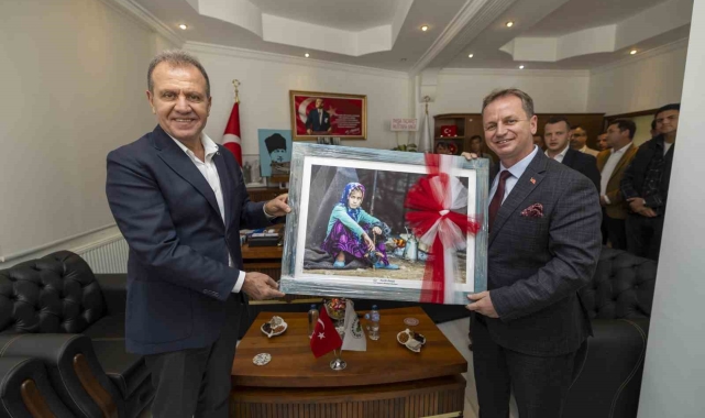 Başkan Seçer: "El birliğiyle Gülnarlılara çok değerli hizmetler yapacağız"