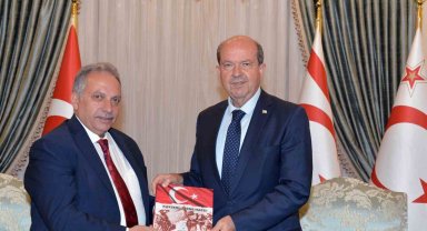 Başkan Yalçın'dan KKTC Cumhurbaşkanlarına 'Kayseri Girne Hattı' Kitabı