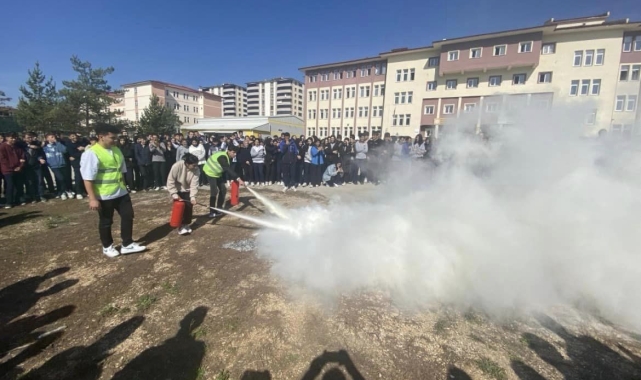 Bayburt'ta afet eğitimi ve tatbikat gerçekleştirildi