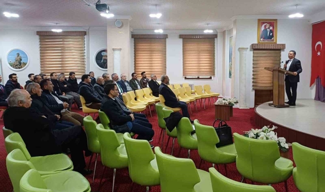 Bayburt'ta okul müdürlerine bilgilendirme sunumu