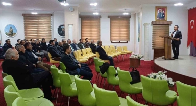 Bayburt'ta okul müdürlerine bilgilendirme sunumu