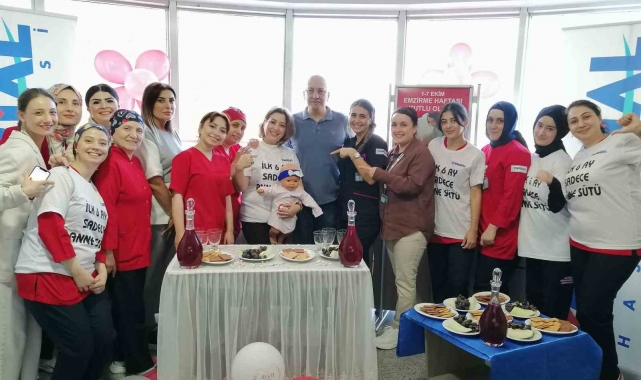 Bebekler için emzirmeye dikkat çektiler