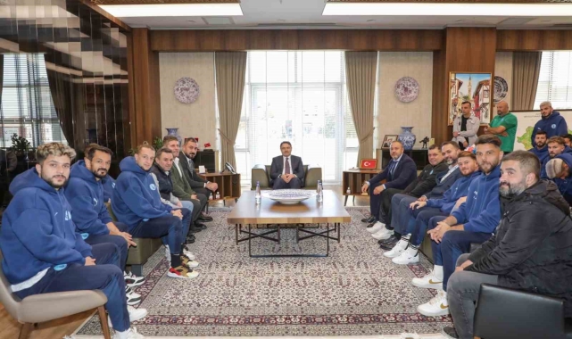 Belediye Kütahyaspor'dan Vali Işın'a ziyaret