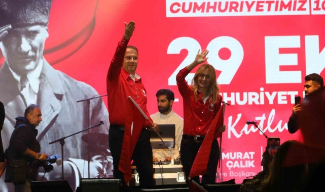 Beylikdüzü'nde Cumhuriyet'in 101'inci yılı coşkuyla kutlandı
