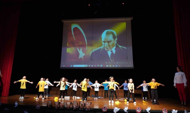 Beylikdüzü'nde minik öğrenciler 29 Ekim ruhunu yaşattı