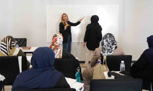 Beylikdüzü'nde okuma yazma kursunun yeni dönemi başladı