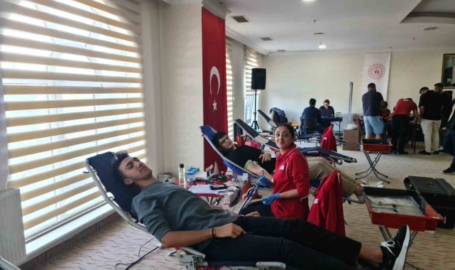 Beyşehir'de öğrenciler "Bir kan, bir can" dedi