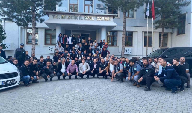 Bilecik İl Özel İdare işçilerinden oturma eylemi