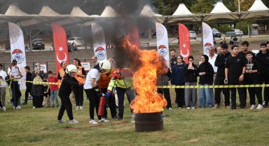 Bilecik'te birçok kurumun katıldığı dev Afet Farkındalık Eğitimi ve Tatbikatı gerçekleştirildi