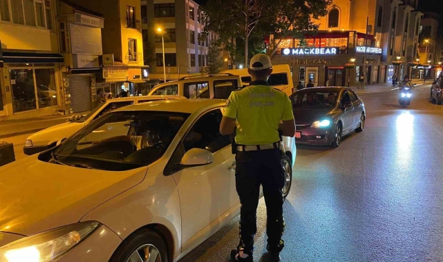Bilecik'te trafik kurallarını ihlal eden sürücülere 194 bin lira cezai işlem
