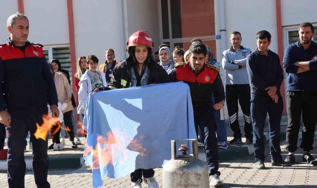 Bingöl'de hastane personeline yangın eğitimi