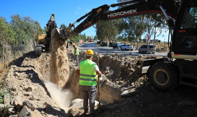 Bodrum'un arızalı içme suyu hatları yenilenmeye devam ediyor