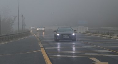Bolu ve Kocaeli'de sis ulaşımı yavaşlattı