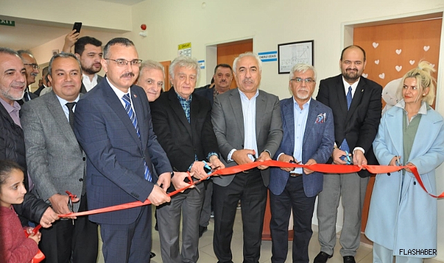 Boyabat'ta yeni okul kütüphanesi açıldı