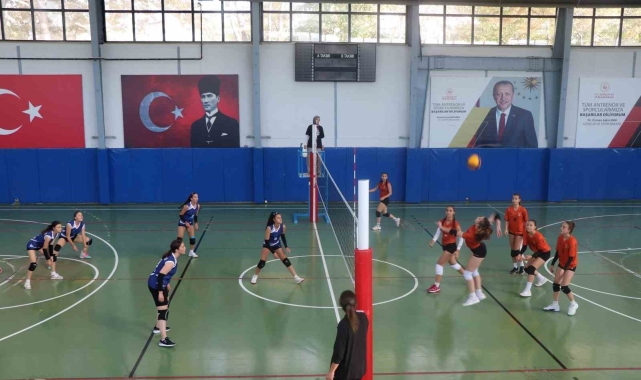 Bozüyük'te 29 Ekim Cumhuriyet Bayramı kapsamında sportif turnuvalar başladı