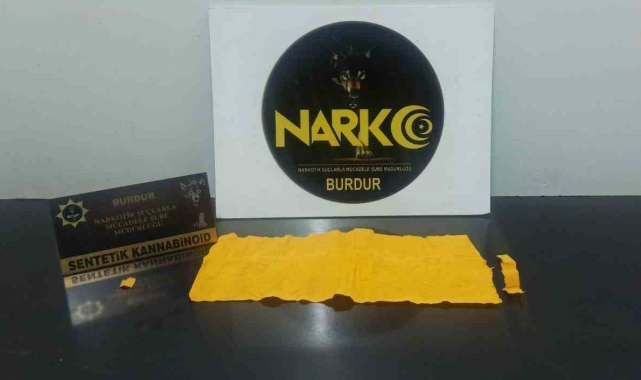 Burdur'da durdurulan araçta uyuşturucu madde çıktı, 2 şüpheli tutuklandı