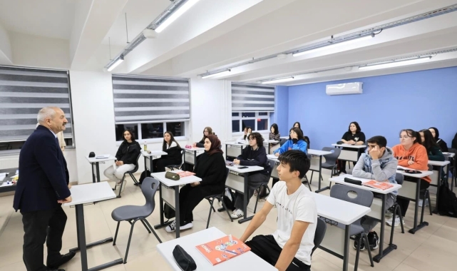 Büyükgöz'den 'güzide gençlere' tatlı sürpriz