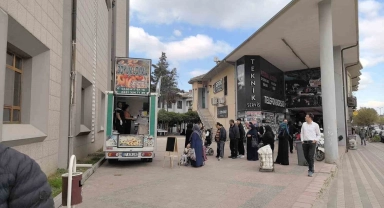 Cami imamı FETÖ elebaşı Gülen'in ölümü nedeniyle lokma dağıttırdı