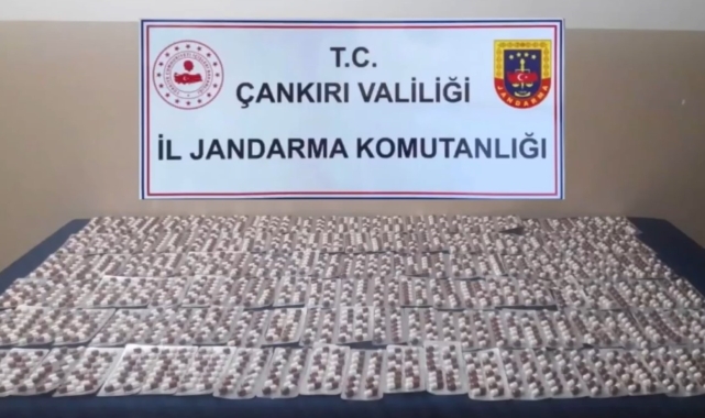 Çankırı'da binlerce sentetik ecza hapı ele geçirildi: 3 gözaltı
