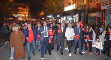 Çaycuma'da Cumhuriyet coşkusu fener alayı ile sürdü