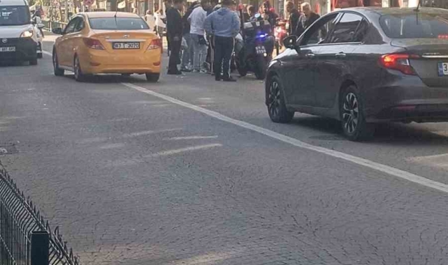 Çaycuma'da motosikletli kurye köpeğe çarptı