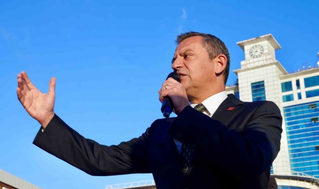 CHP Genel Başkanı Özel'den tutuklanan belediye başkanına destek mitingi