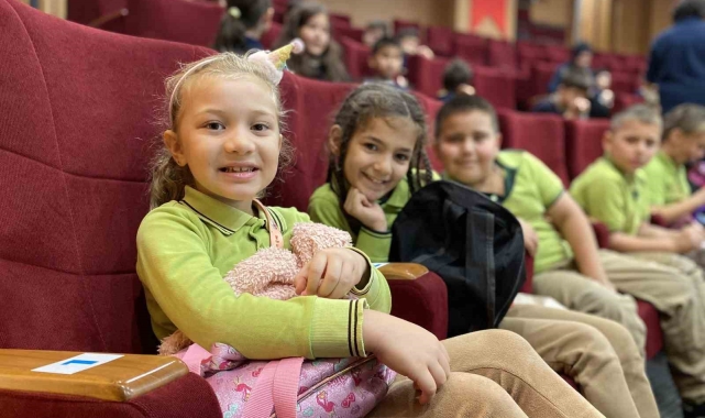 Çocukları hem güldüren hem de bilgilendiren eğlence