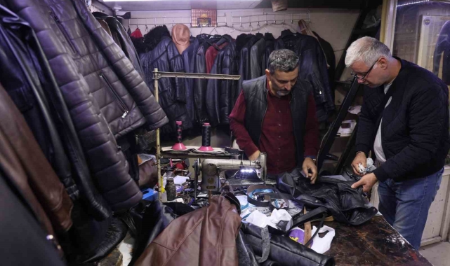 Çöp olacak 10 bin liralık deri montlar, ortalama 1000 lira masrafla onarılıp yıllarca kullanılıyor