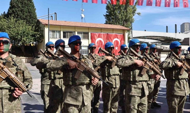 Cumhuriyet Bayramı kutlamalarında komandoların gösterisi nefes kesti