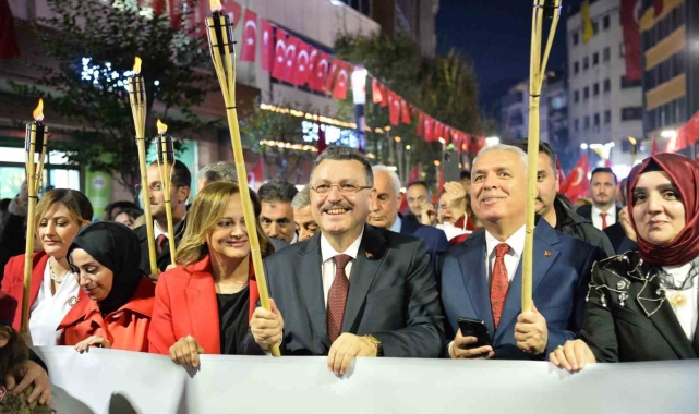 Cumhuriyet'in 101. yılına fener alayı damgası