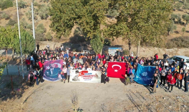 Cumhuriyet'in 101. yılında trekking etkinliğinde buluştular