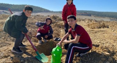 Daha yeşil bir Tavşanlı için fidan diktiler