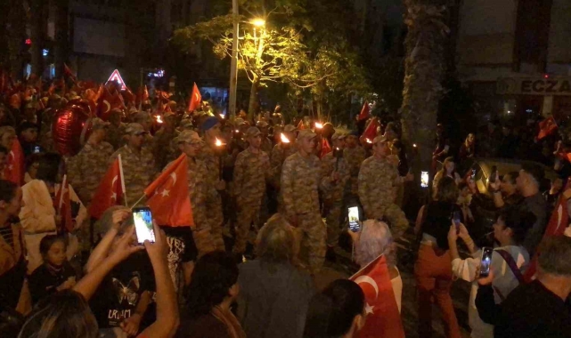 Datça'da 'Cumhuriyet' coşkusu fener alayı ile taçlandı